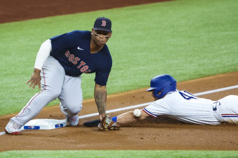 Red Sox batter Rangers, 11-3