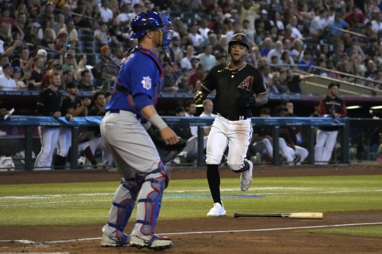 Cubs break out in 9th to edge D-backs, 4-2