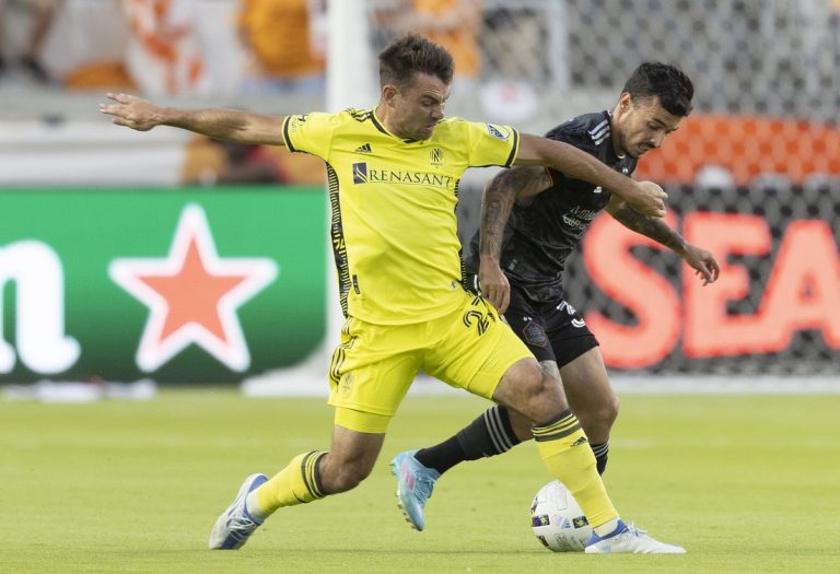 Dynamo play shorthanded, still blank Nashville SC