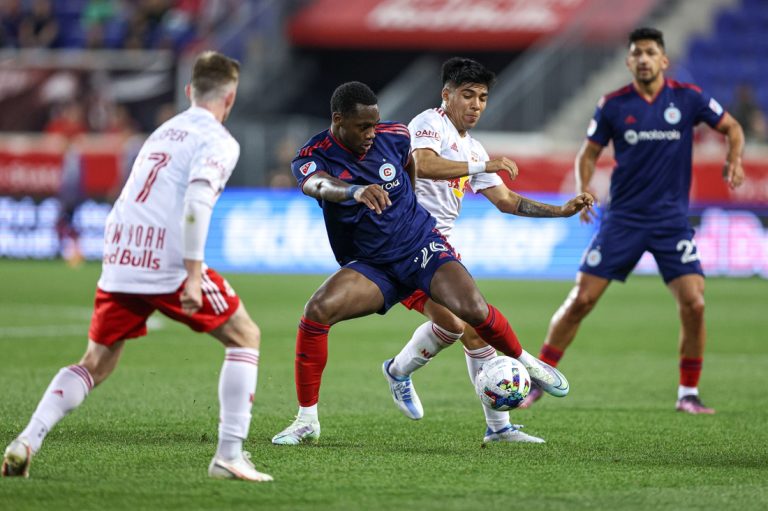 Stoppage-time goal lets Red Bulls draw with Fire