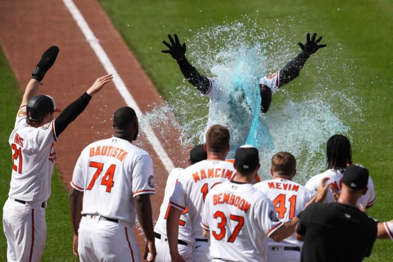 Anthony Santander’s walk-off homer lifts O’s over Yankees