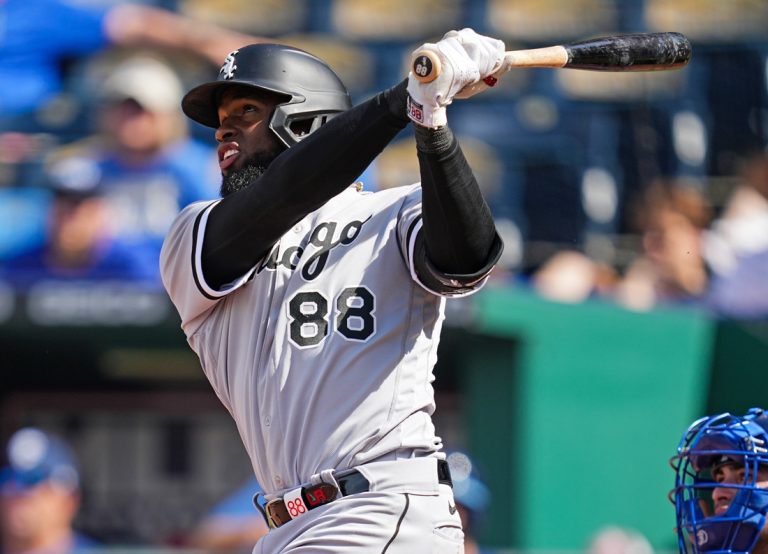 Luis Robert drives in 4 to power White Sox past Royals