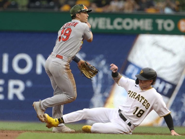 Cardinals’ Adam Wainwright shuts down Pirates again