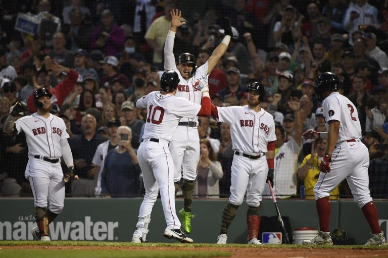 Red Sox use two big home runs to top Mariners