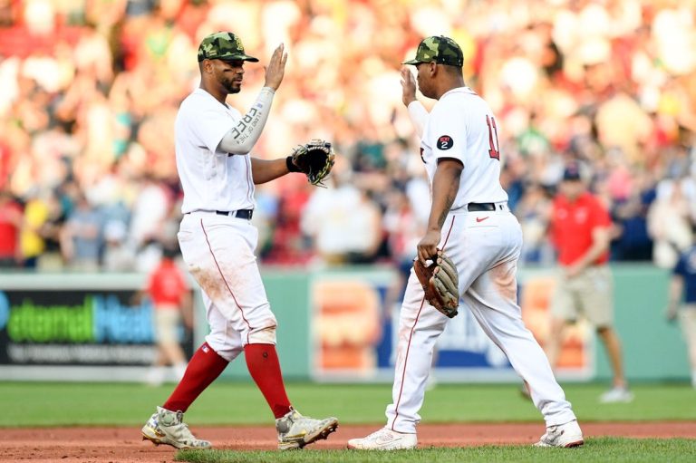 Surging Red Sox look to finish sweep of Mariners