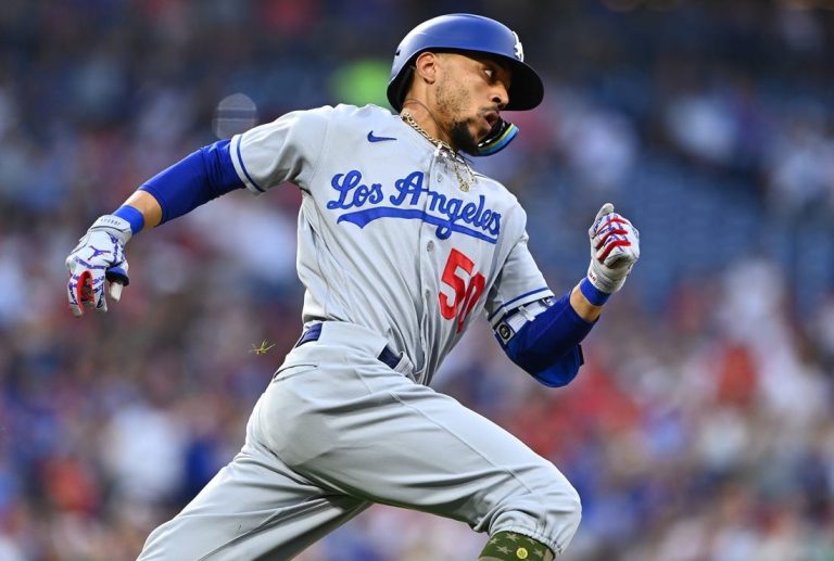 Mookie Betts, Dodgers push past Phillies for 7th straight win