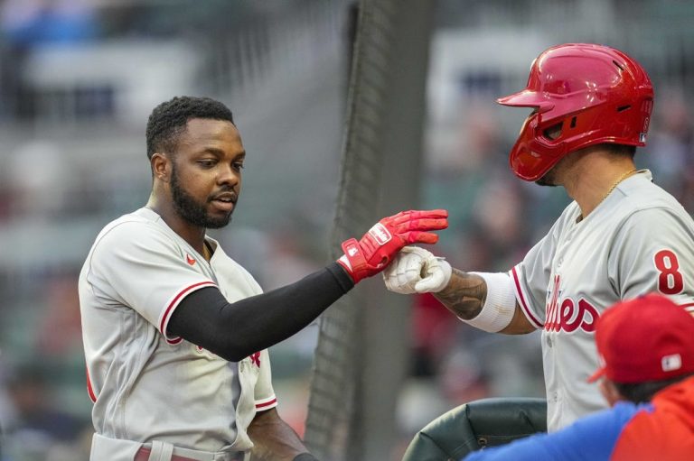 Zack Wheeler pitches Phillies past host Braves
