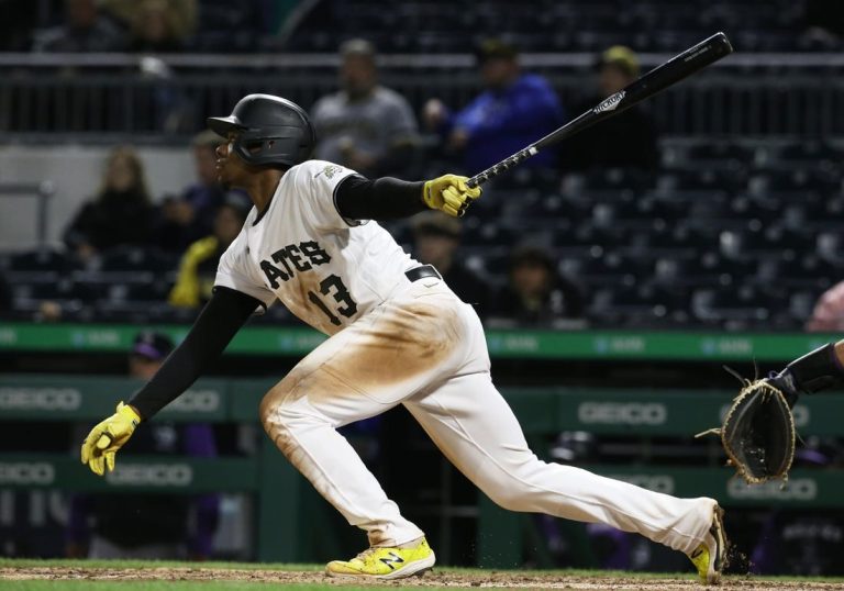 Ke’Bryan Hayes, Pirates chase second straight win over Rockies