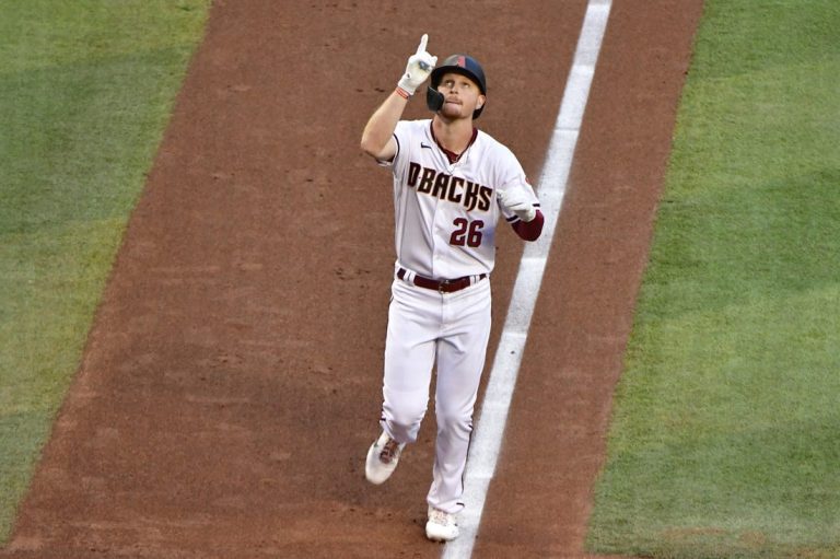 D-backs rally, hand Royals fifth straight setback