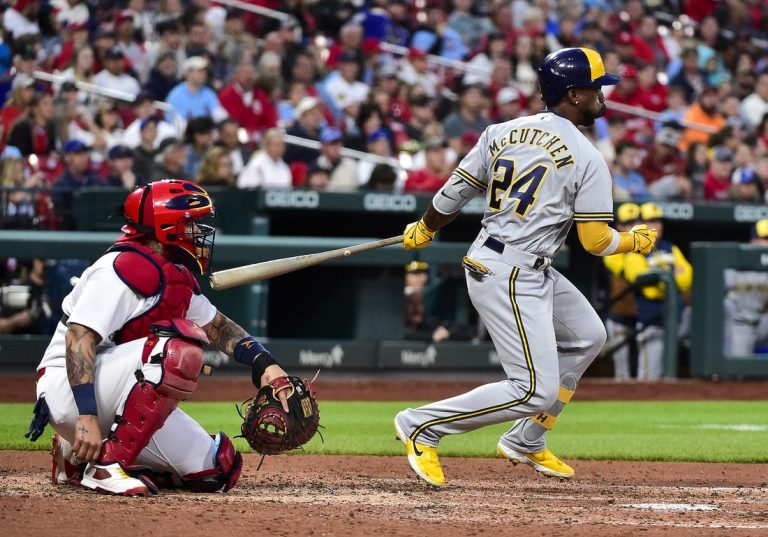 Josh Hader returns to seal Brewers’ win over Cardinals