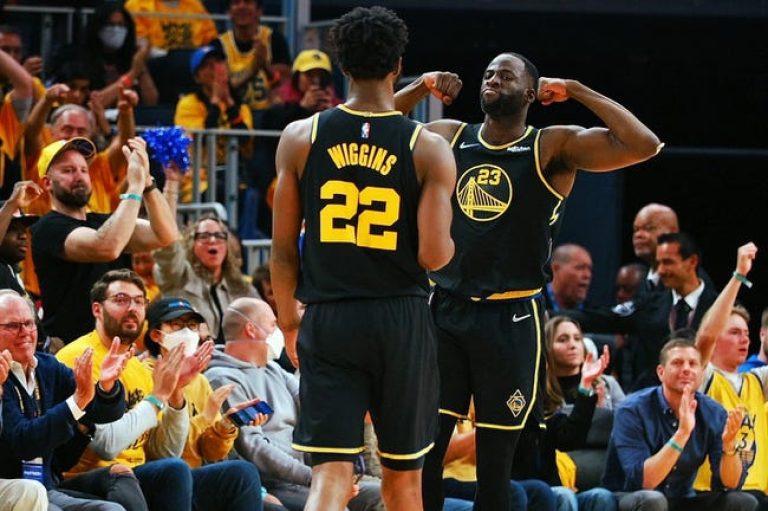 Klay Thompson, Warriors close out Mavs, seal Finals bid