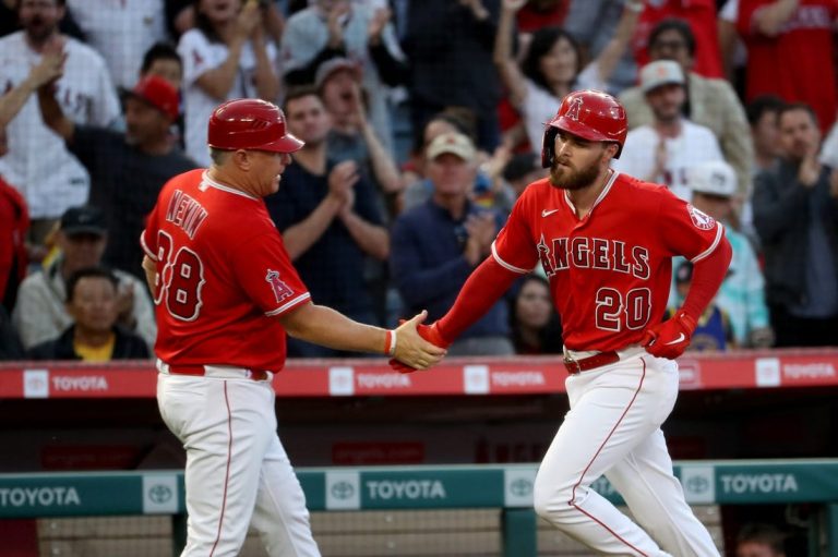 MLB Blue Jays defeat Angels in back-and-forth game