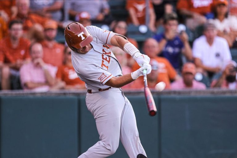 NCAABBL Texas holds best odds to win College World Series