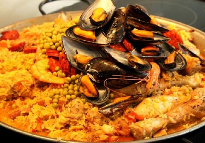 Paella Catalane With Mussels, Squid & Crevettes