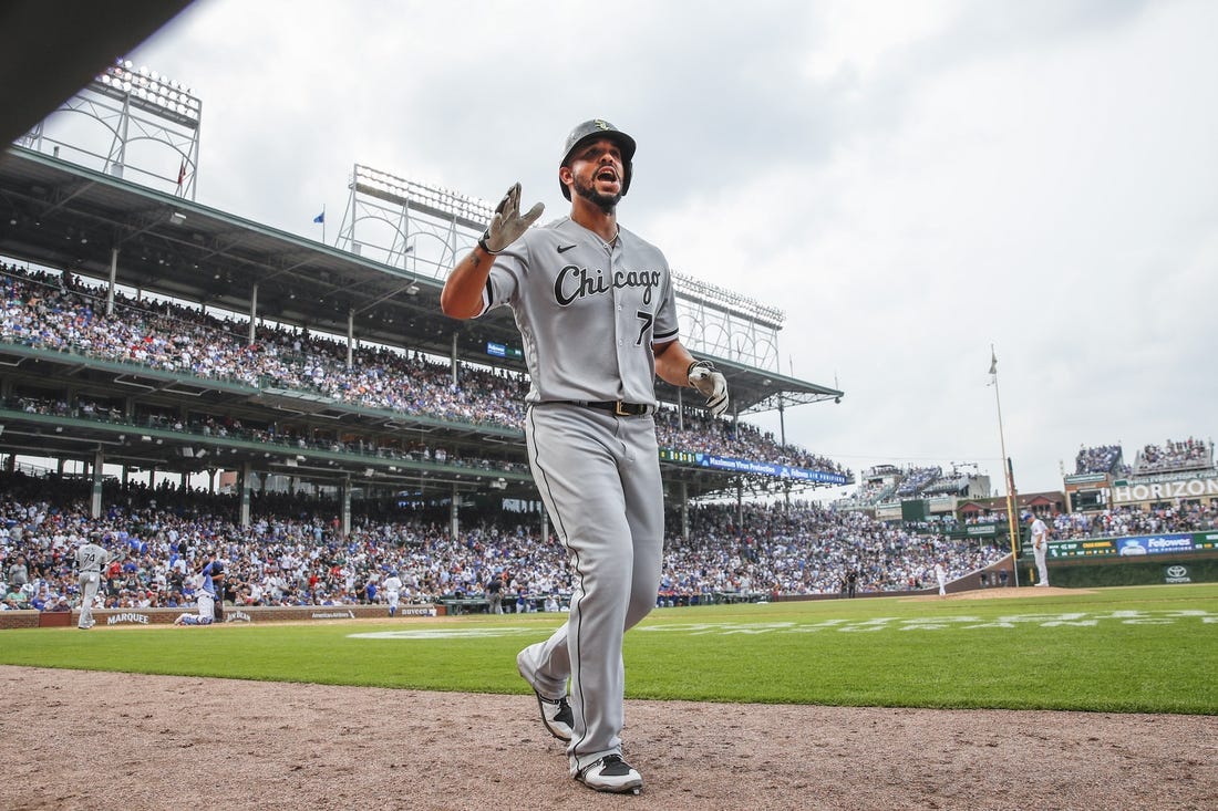MLB News: Report: Jose Abreu, White Sox split; Cubs waiting in wings