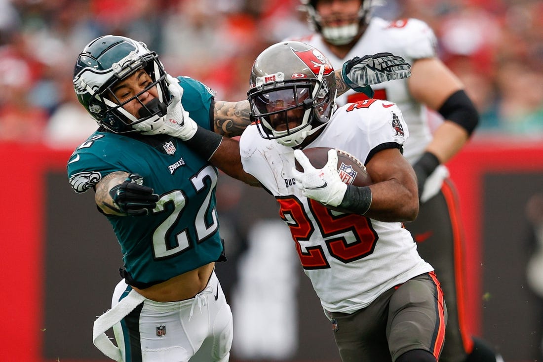NFL News: Bucs backs: Giovani Bernard in, Leonard Fournette out