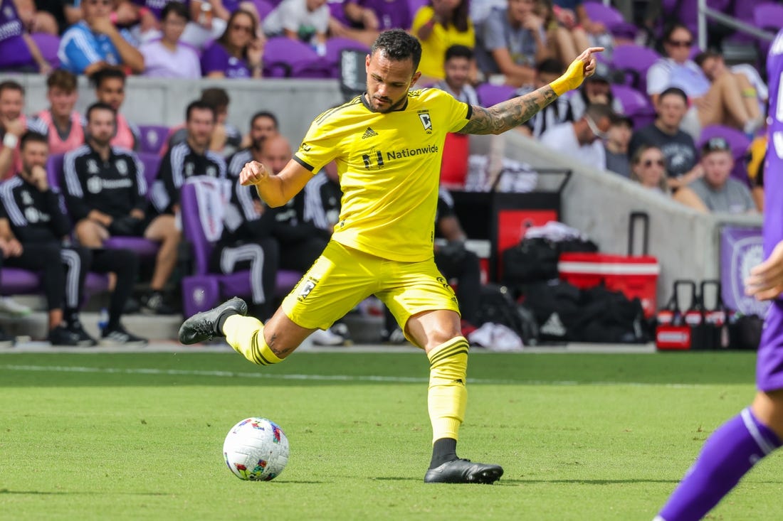 MLS News: Dynamo acquire M Artur from Crew