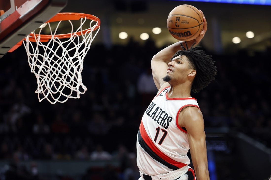Trail Blazers rookie Shaedon Sharpe breaks finger