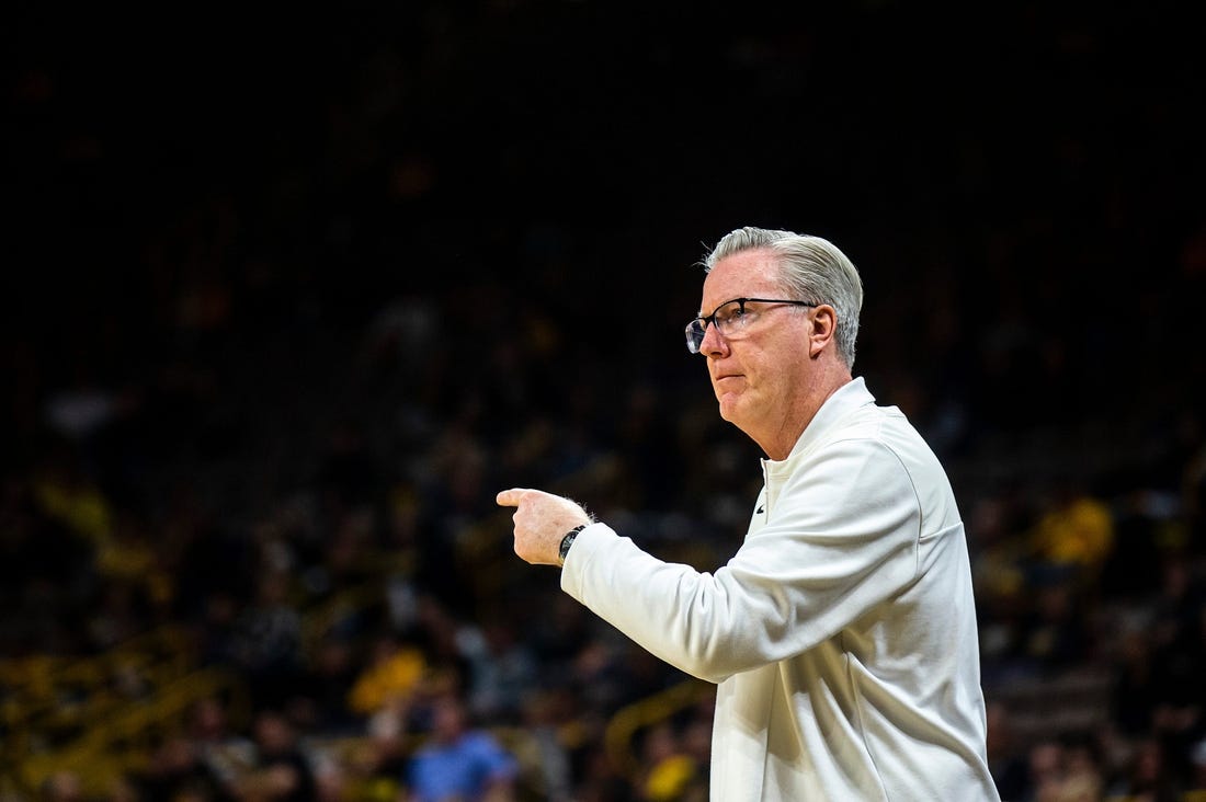 No. 25 Iowa moves to 5-0 after holding off Clemson
