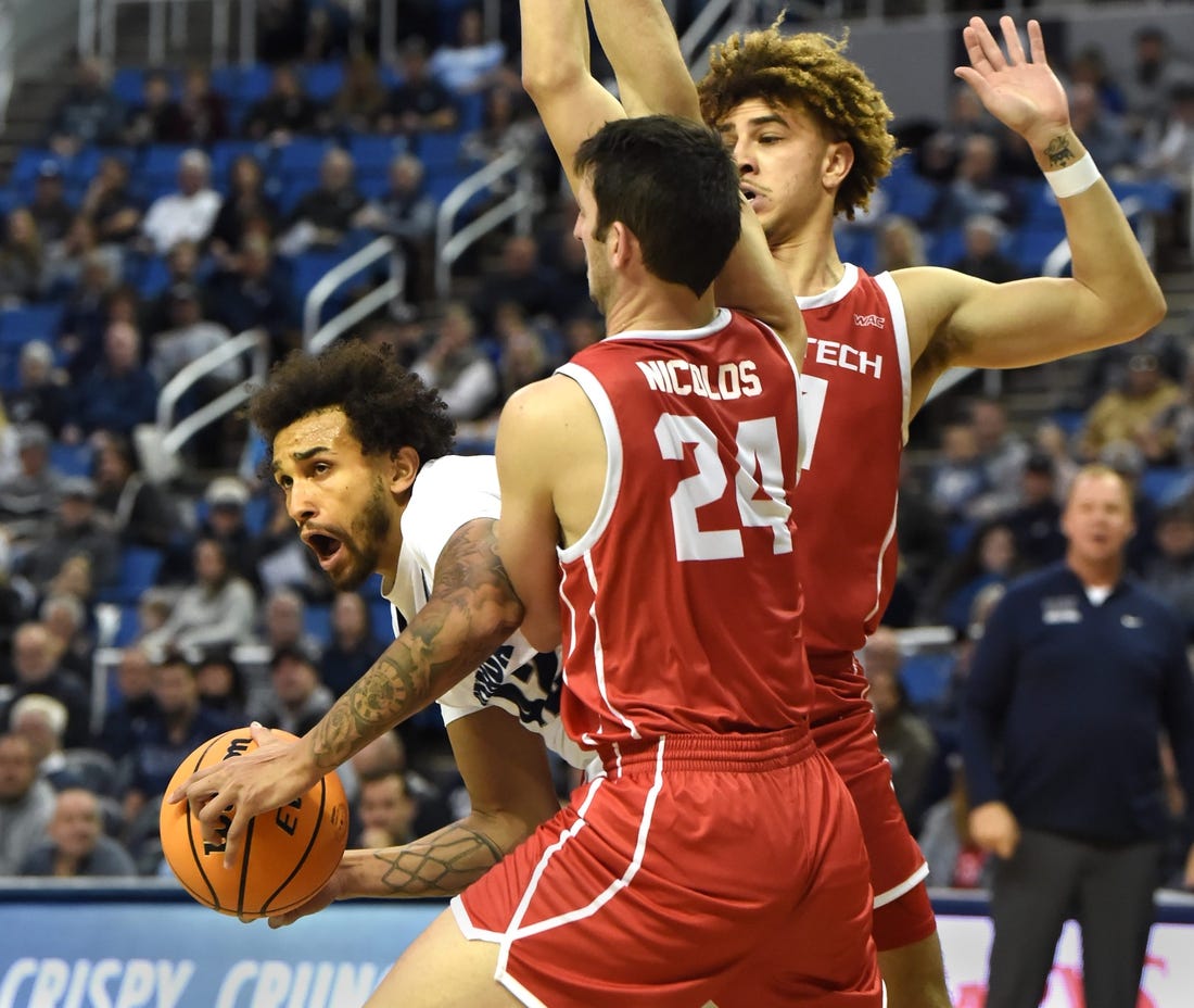 Banged-up Washington rides winning streak into meeting with Utah Tech