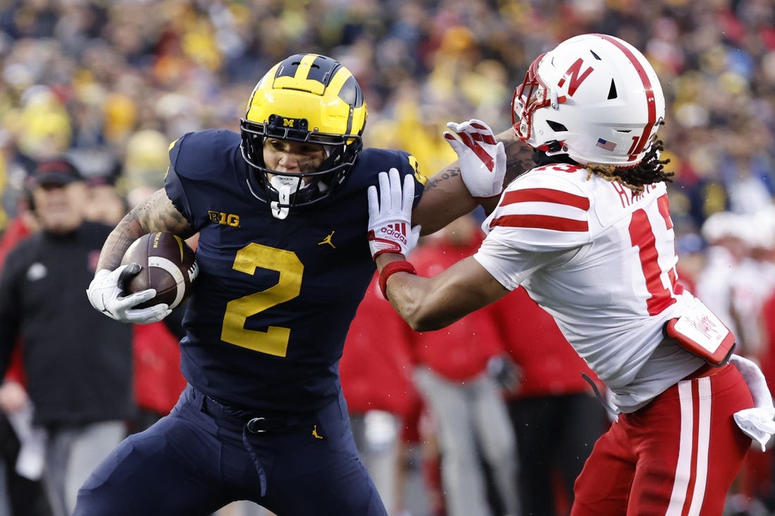 NCAAF News: Blake Corum, No. 3 Michigan breeze past Nebraska