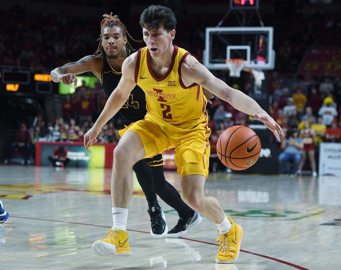 Knight final pits unbeatens UConn, Iowa State