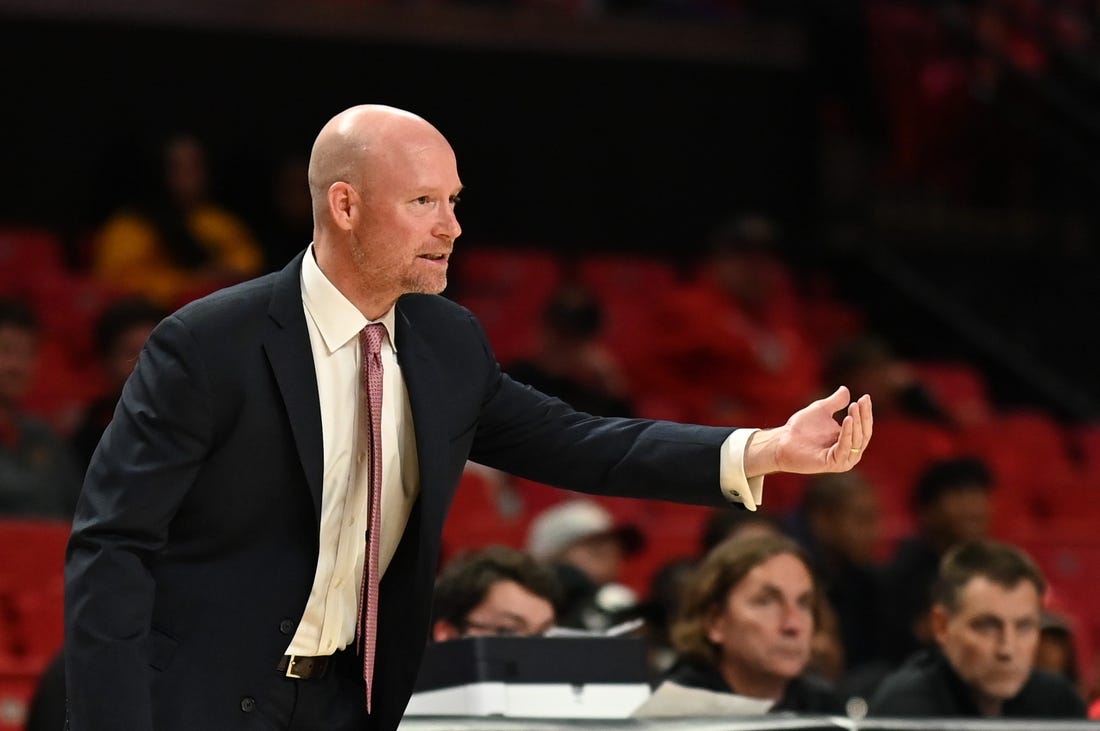 Maryland stays unbeaten, hands Saint Louis first loss