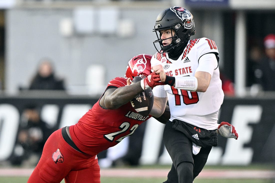 NCAAF News: Jawhar Jordan helps Louisville down No. 24 North Carolina State