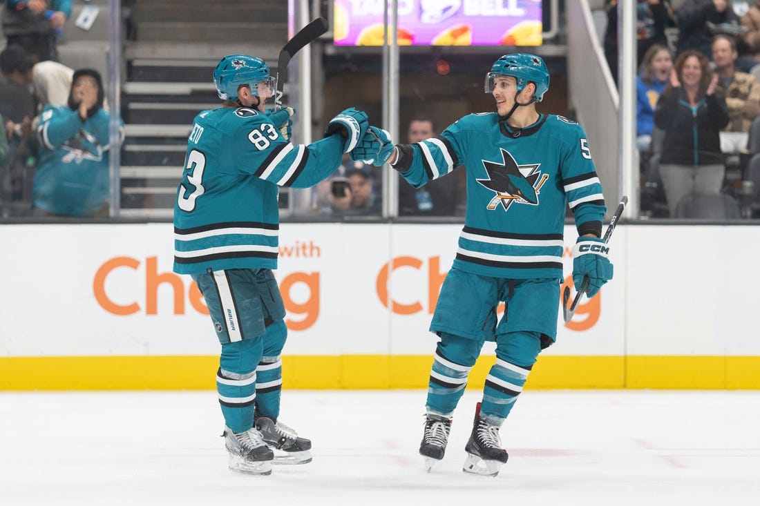 NHL News: 3-goal second period sends Sharks past Senators
