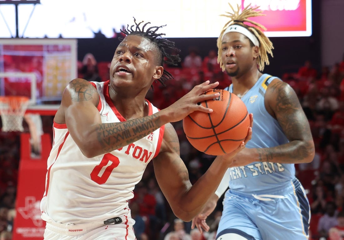 No. 2 Houston off its game, survives scare from Kent St.