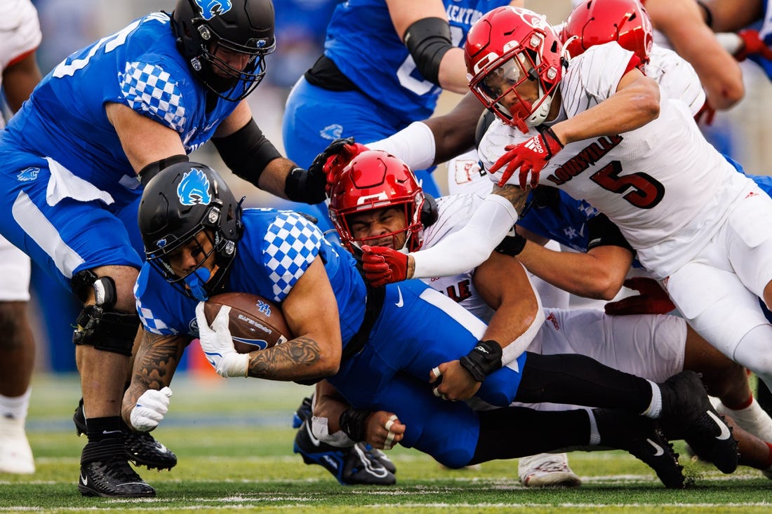 NCAAF News: Kentucky defeats Louisville for fourth straight time