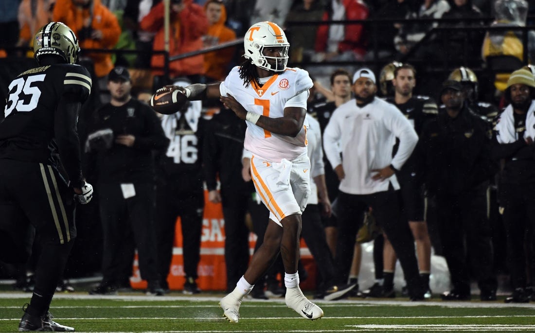 NCAAF News: No. 10 Tennessee uses ground game to demolish Vanderbilt