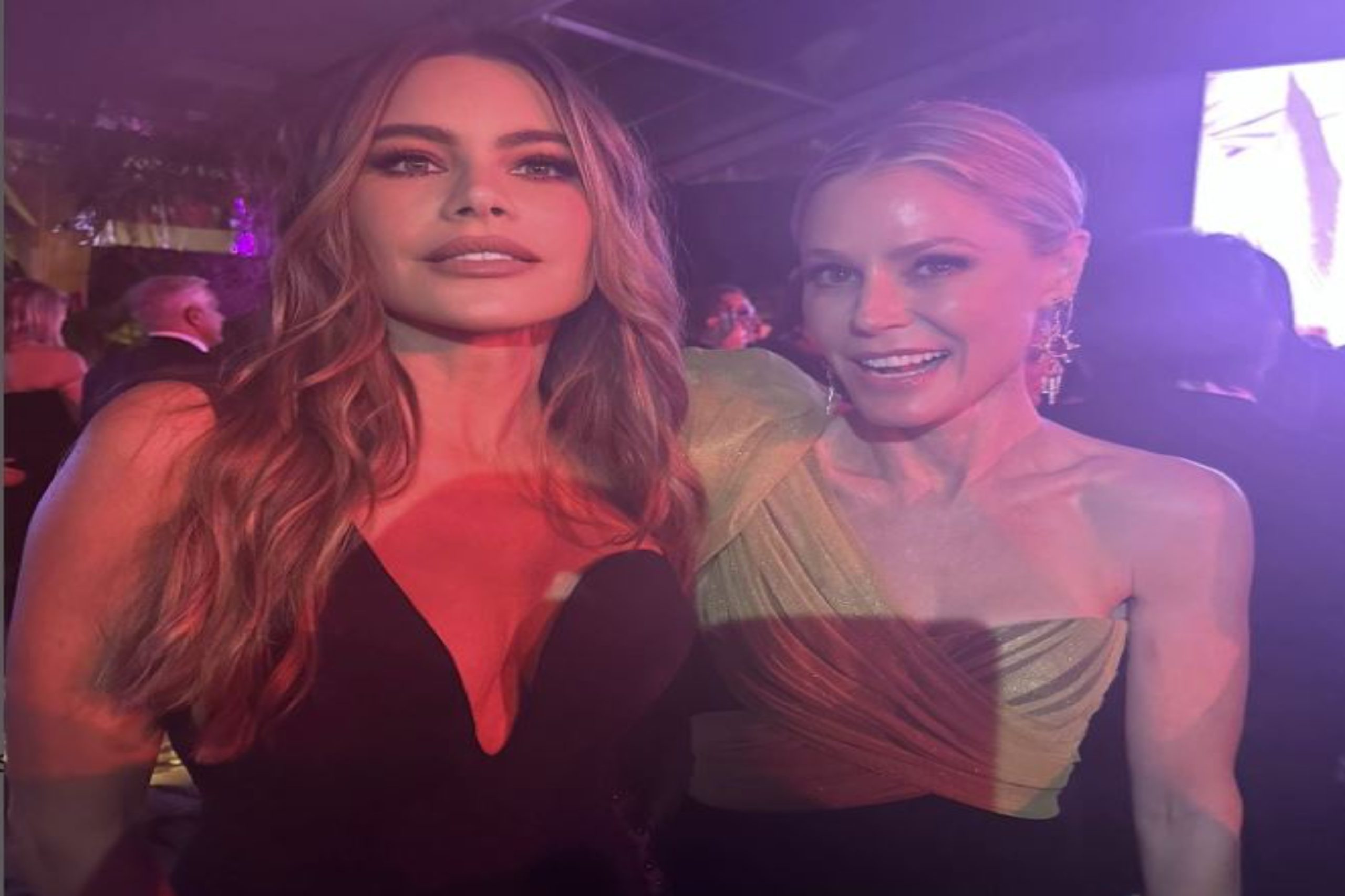 Glam celebrity stars Sofia Vergara and Julie Bowen reunite at LA event