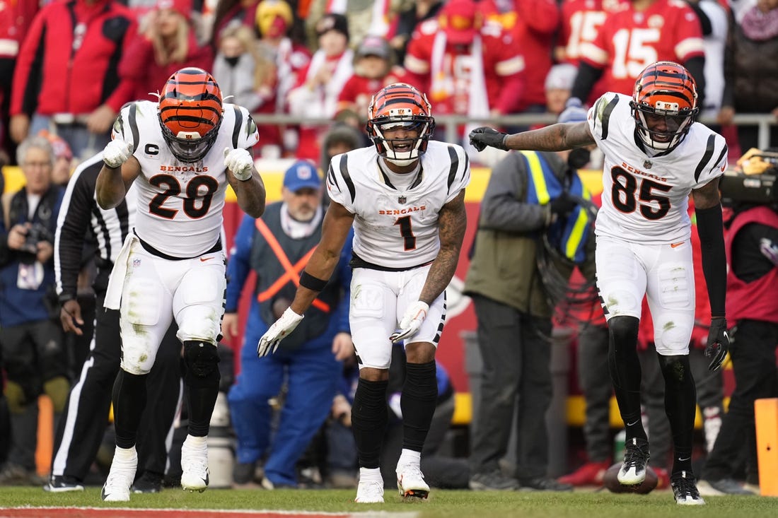 NFL News: Bengals approach full strength as RB Joe Mixon, WR Ja’Marr Chase hit field