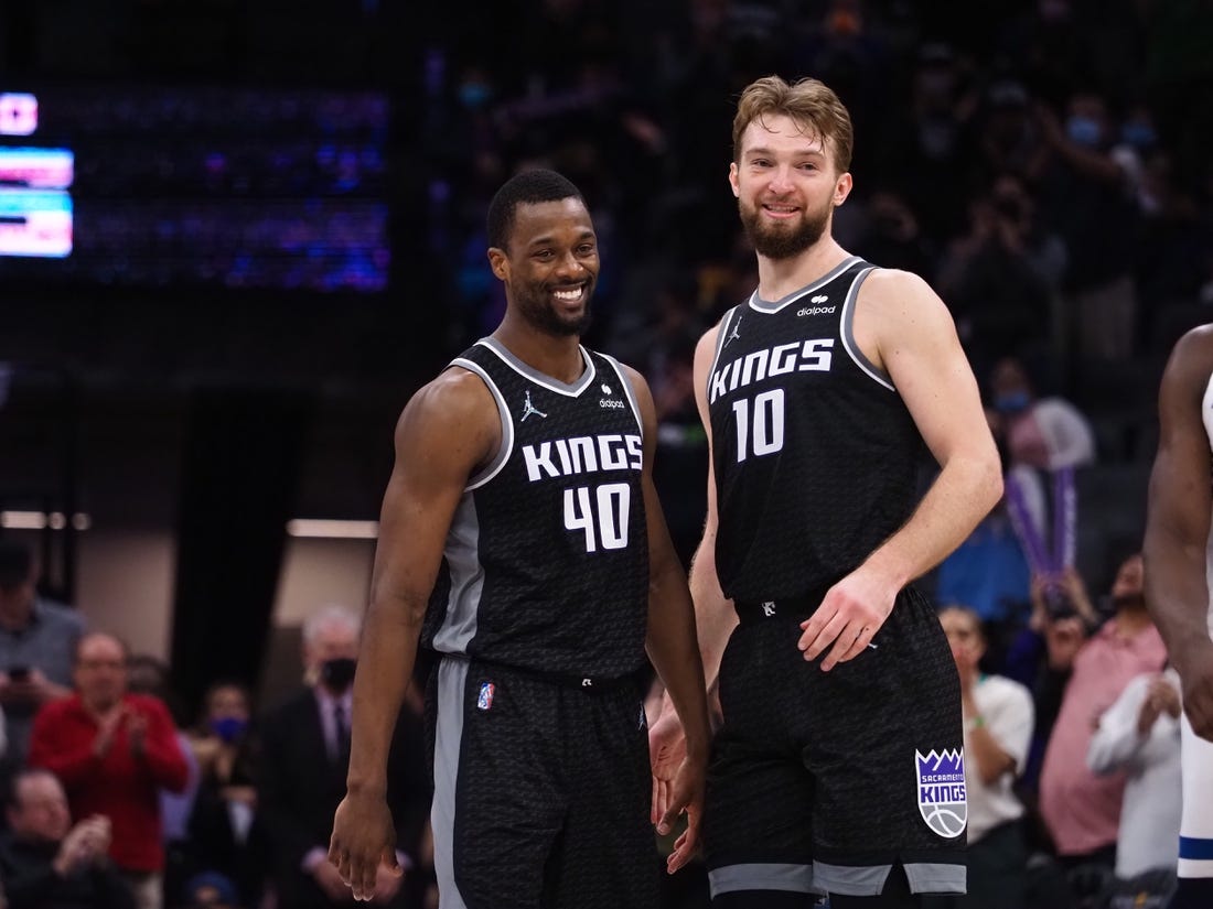 High-scoring Kings rev up for short-handed Clippers