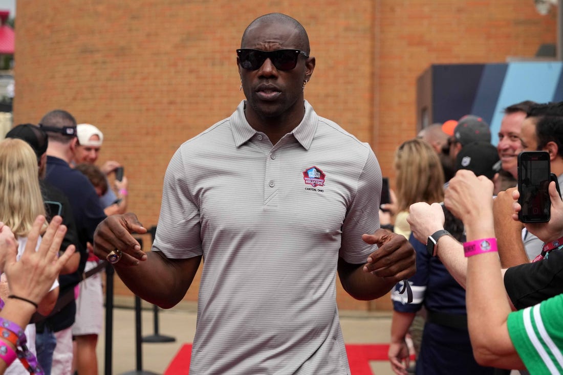 NFL News: Report: Terrell Owens eyes Cowboys comeback at 49