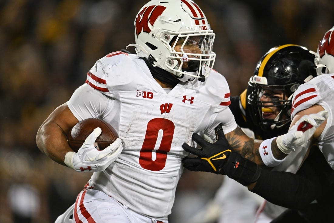 NCAAF News: Guaranteed Rate Bowl: Wisconsin-Oklahoma St. Betting Preview