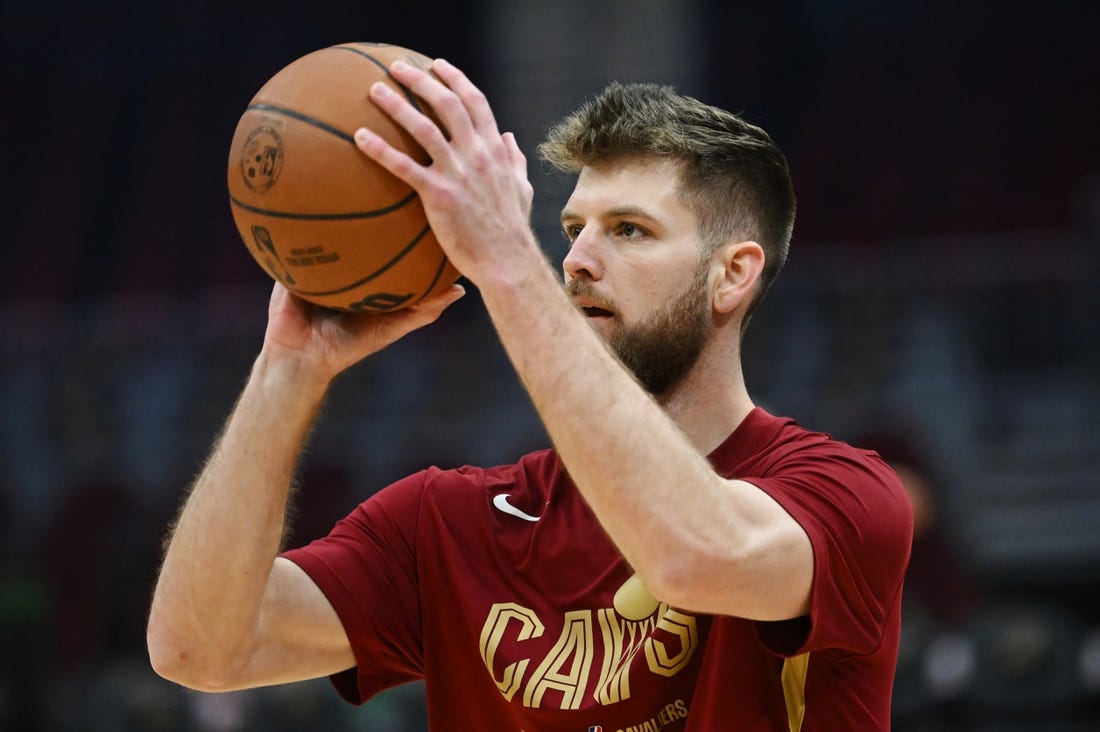 Cavaliers F Dean Wade (shoulder) out 3-4 weeks