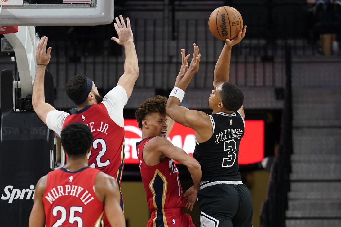 Zion Williamson’s near triple-double leads Pelicans over Spurs