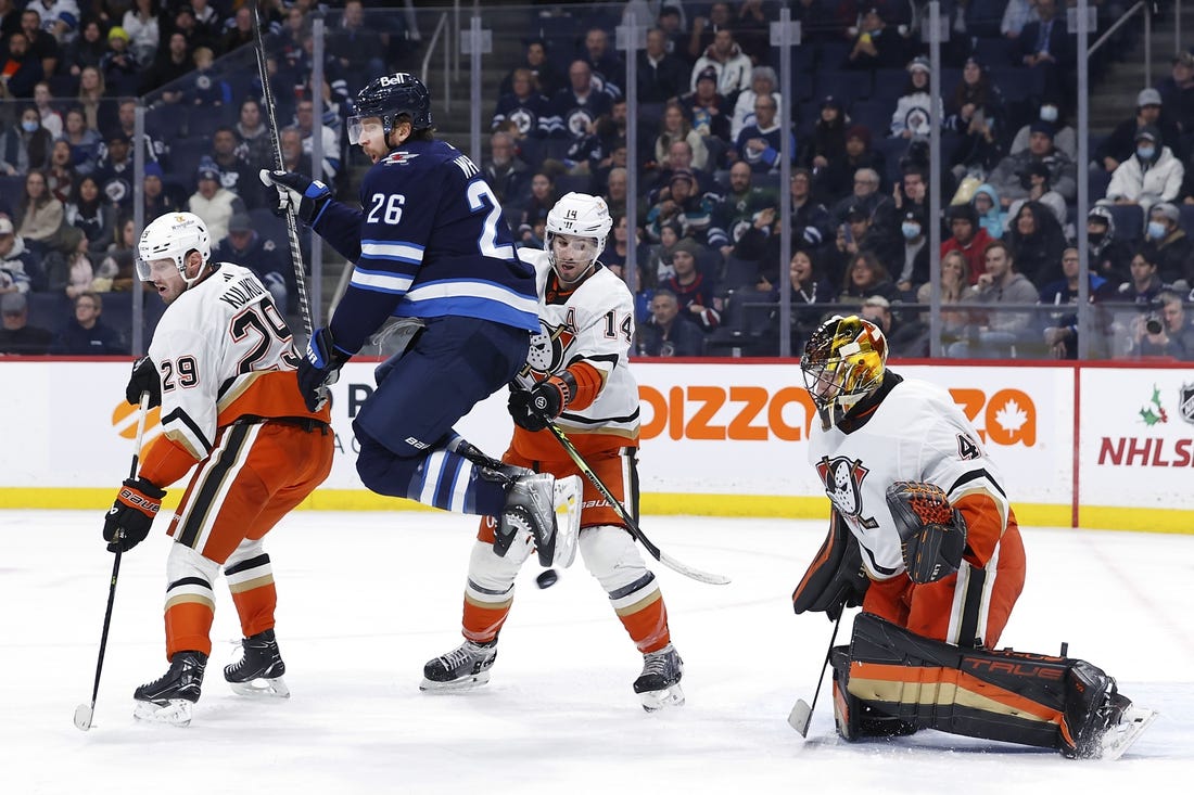 NHL News: Jets score late to pull away from Ducks