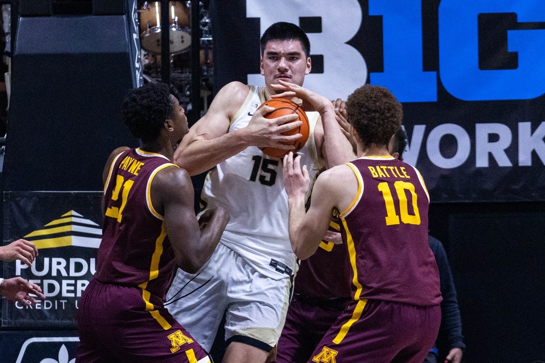 Zach Edey’s 31 points, 22 boards lead No. 5 Purdue over Minnesota