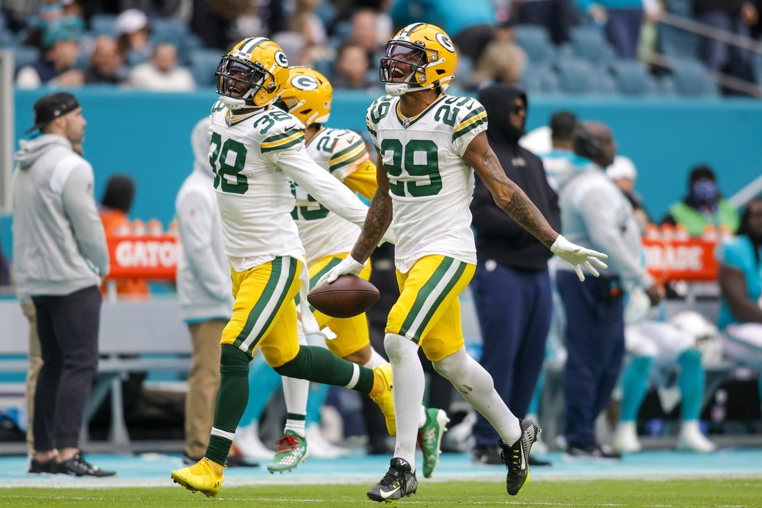 NFL News: NFL roundup: Packers dump Dolphins, extend playoff push