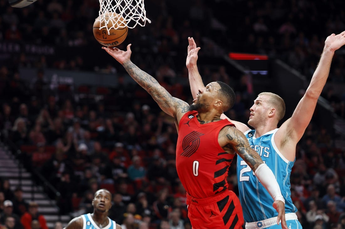 Blazers continue home dominance of Hornets