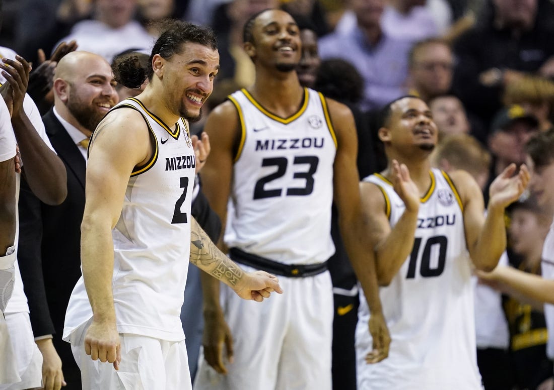Top 25 roundup: Missouri clips No. 19 Kentucky in SEC opener