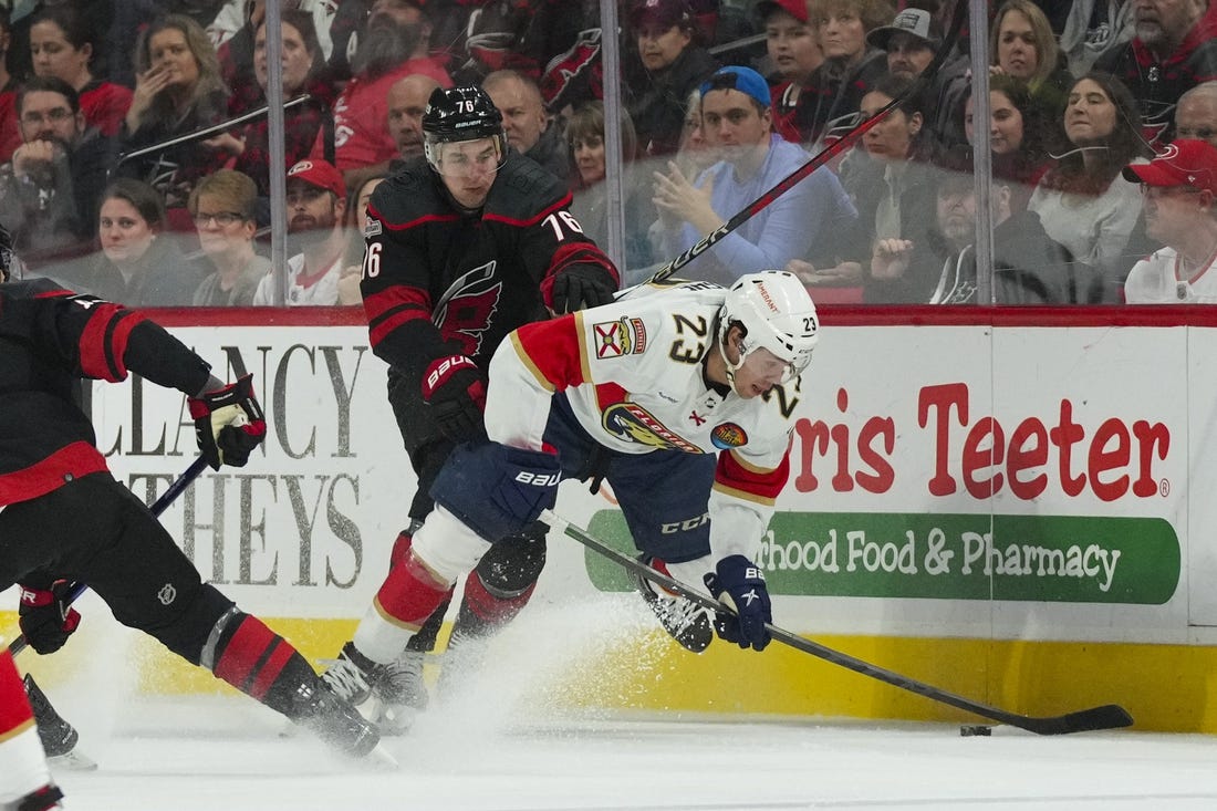 NHL News: Hurricanes defeat Panthers for team-record 10th straight win
