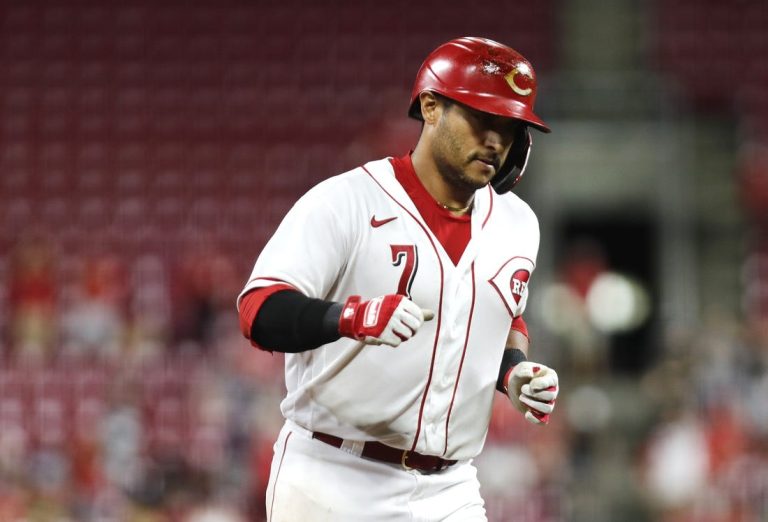 MLB News: Reports: Twins sign 2B Donovan Solano to 1-year deal