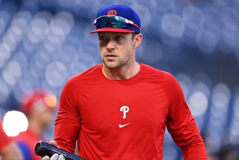 MLB News: Phillies 1B Rhys Hoskins: Offseason surgery ‘a little clean-up’
