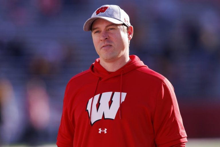 NFL News: Reports: Eagles interview ex-Wisconsin coach Jim Leonhard for DC