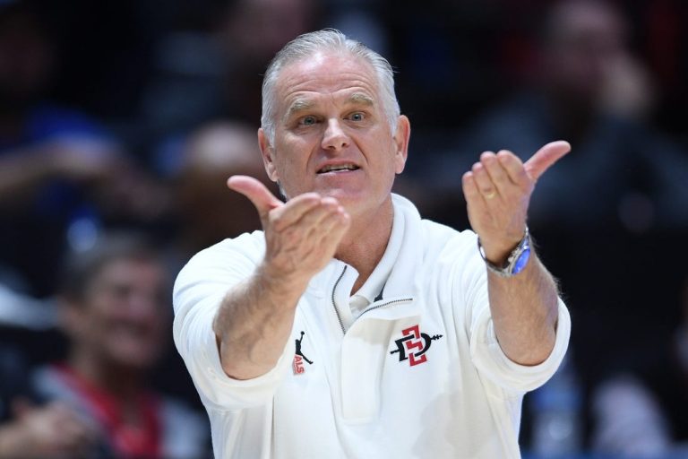 No. 25 San Diego State ekes out win at Utah State