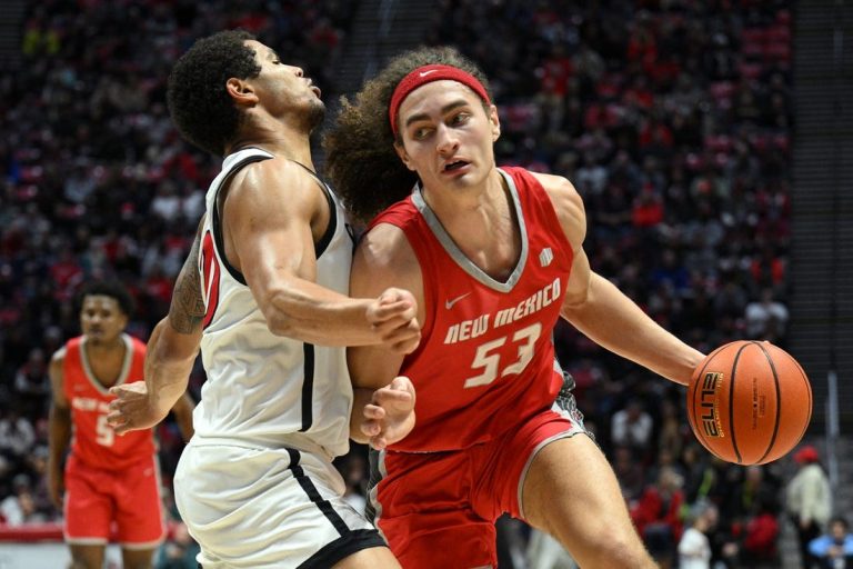 No. 22 San Diego St. sinks New Mexico on buzzer-beater